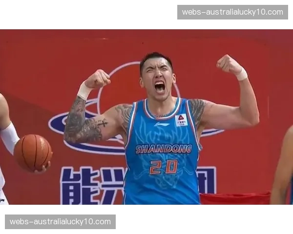 山东克里斯手指骨裂需休战三周 内线轮换深度面临考验