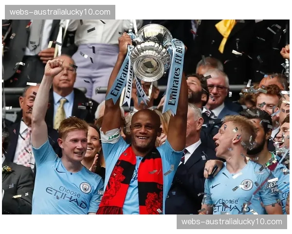 曼城冲击国内三冠王，联赛争冠经验更为丰富