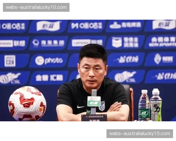 李国旭放弃控球专注反击，英博高效转换击溃浙江三中卫